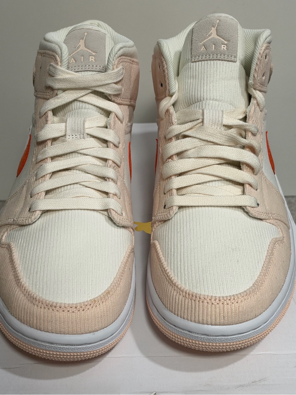 Nike Air Jordan 1 Mid SE Corduroy Sail Size 11 Women/ 9.5 Men NEW DA8009108 - Picture 2 of 10